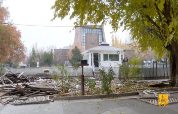 Ապամոնտաժվում են Օղակաձև զբոսայգում ինքնակամ տեղադրված սրճարանային կառույցները