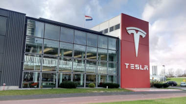 Tesla-ն անսարքությունների պատճառով հետ է կանչում ավելի քան 80 հազար մեքենա