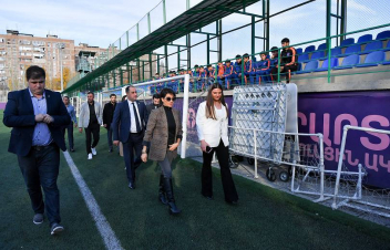 Աննա Հակոբյանն այցելել է «Ուրարտու» ֆուտբոլային ակումբ