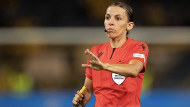 Առաջին անգամ պատմության մեջ ԱԱ-ի հանդիպումը կսպասարկի կին մրցավար