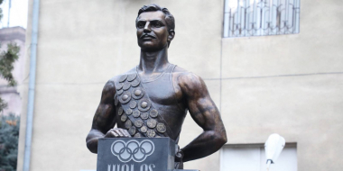 Բացվել է լեգենդար մարմնամարզիկ Ալբերտ Ազարյանի կիսանդրին