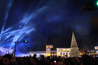 Գիշերային Երևանի ամանորյա տեսքը. ֆոտո