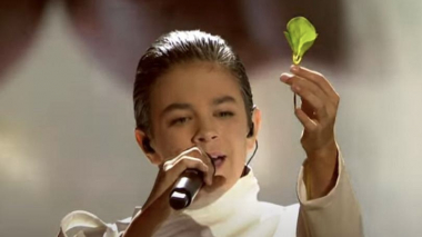 «Հայաստա՛ն, ես ձեզ սիրում եմ». եվրատեսիլյան բեմից ելույթի ավարտին հայերենով բացականչեց Ղազախստանի մասնակից պատվիրակը