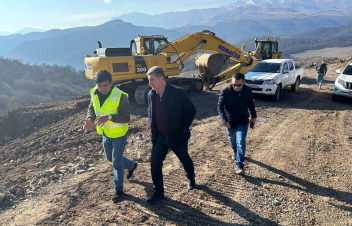 Գնել Սանոսյանը Սյունիքում ծանոթացել է ճանապարհաշինական աշխատանքների ընթացքին