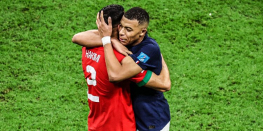 Մբապեն և Հակիմին փոխանակվել են մարզաշապիկներով