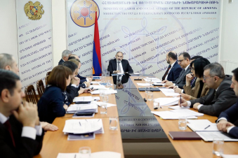 Փաշինյանն այցելել է Աշխատանքի և սոցիալական հարցերի նախարարություն