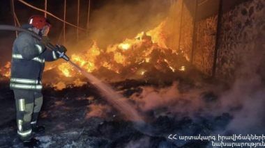 Կարմիրգյուղում մոտ 105 հակ անասնակեր է հրդեհվել