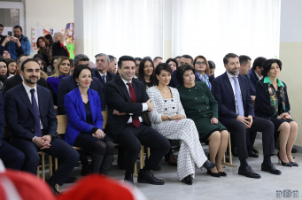 ՀՀ ԱԺ նախագահը մասնակցել է բարեգործական միջոցառման, որի հասույթը տրամադրվելու է սահմանամերձ գոտում բնակվող սոցիալապես անապահով ընտանիքներին