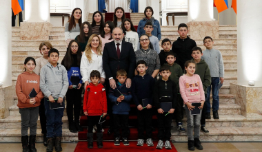 Վարչապետը հյուրընկալել է Սյունիքի մի խումբ դպրոցականների