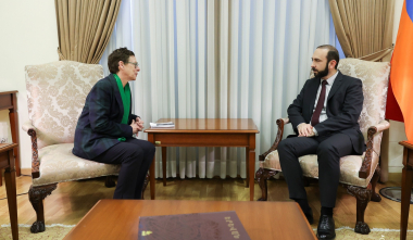 Միրզոյանը Լույոյի հետ հանդիպմանը կարևորել է միջազգային հանրության շարունակական և հասցեական արձագանքն ու քայլերը Լաչինի միջանցքը վերաբացելու ուղղությամբ