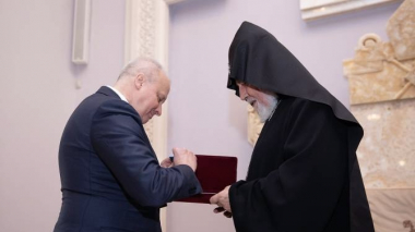 Կաթողիկոսին է հանձնվել ՌԴ Պատվո շքանշան