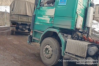 Փրկարարները քարշակման միջոցով դուրս են բերել «Volvo» մակնիշի բեռնատար ավտոմեքենան