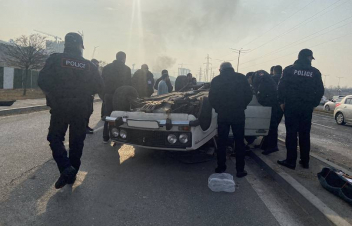 Երևանի Մոնթե Մելքոնյան պողոտայում մեքենաներ են բախվել. դրանցից մեկը շրջվել է, կան տուժածներ