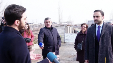 Տիգրան Ավինյանը կենդանասերների հետ քննարկել է թափառող շների հետ կապված խնդիրները