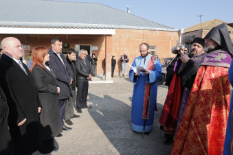 Օծվել է Թուրքիային սահմանակից Հայկաձորի չեզոք գոտում գտնվող Կարմիր վանքի` Գրիգոր Լուսավորիչ եկեղեցու նոր խաչը