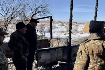 ՀՀ ԱԺ պաշտպանության հանձնաժողովի նախագահն այցելել է 15 զինծառայողի կյանք խլած հրդեհի վայր