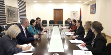 Ժաննա Անդրեասյանն ընդունել է ՀՀ-ում Ֆրանսիայի Հանրապետության դեսպանին