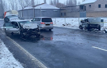 Խոշոր ավտովթար Աշտարակի խճուղում․ վարորդները տեղափոխվել են հիվանդանոց