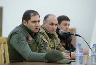 Պաշտպանության նախարարը հանդիպել է  «Պաշտպան հայրենյաց» ծրագրի շահառուների հետ