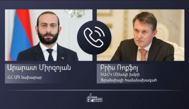 Արարատ Միրզոյանը հեռախոսազրույց է ունեցել ԵԱՀԿ ՄԽ Ֆրանսիայի համանախագահ Բրիս Ռոքֆոյի հետ