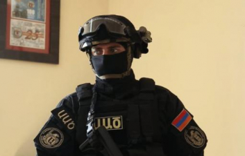 ԱԱԾ-ն բացահայտել է անձնագրերի և վիզաների վարչության աշխատակիցների կողմից կաշառք ստանալու դեպքեր