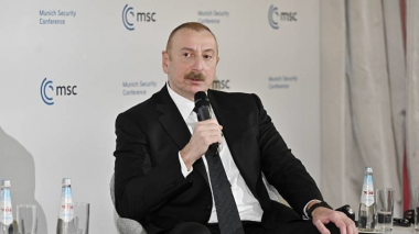 Մենք պատրաստ ենք գործնական շփումներ սկսել, բայց դա կանենք, երբ Ղարաբաղը լքի ՌԴ քաղաքացի «քրեաօլիգարխ» Վարդանյանը. Ալիև