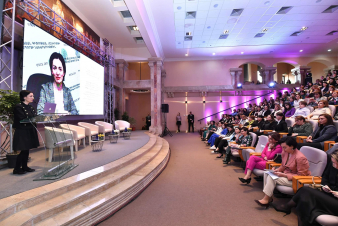 Կանանց բոլոր արձանները ապանձնավորված են, արտահայտում են որևէ հավաքական կերպար կամ զգացմունք․ Ժաննա Անդրեասյան