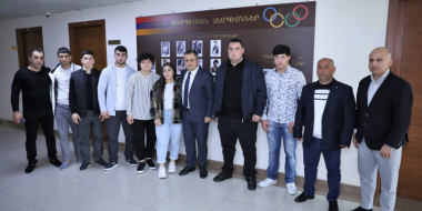 Կարեն Գիլոյանն ընդունել է ծանրամարտի աշխարհի պատանեկան առաջնության մրցանակակիրներին