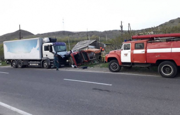 Արենի-Չիվա ճանապարհին մեքենաներ են բախվել. մարդատարը կողաշրջվել է