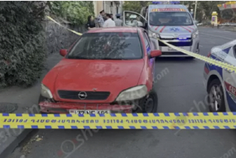 Ողբերգական դեպք Երևանում. Խորենացի փողոցում կայանված Opel Astra-ում փրկարարները հայտնաբերել են տղամարդու դի