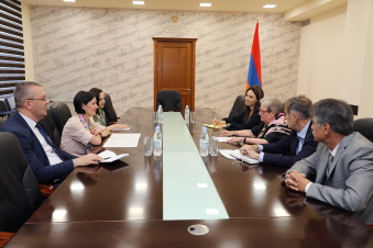 ԿԳՄՍ նախարարն ու ԵՄ դեսպանը անդրադարձել են ԼՂ-ում ստեղծված հումանիտար աղետին