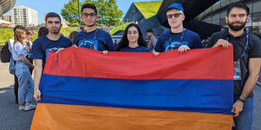 1 արծաթե և 1 բրոնզե մեդալներ՝ Աստղագիտության և աստղաֆիզիկայի միջազգային 16-րդ օլիմպիադայից