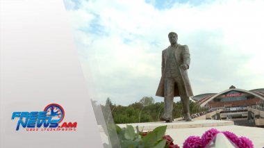 Երևանում բացվեց Կարեն Դեմիրճյանի արձանը