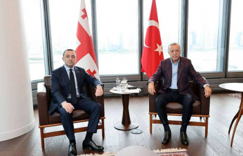 Էրդողանն ու Ղարիբաշվիլին քննարկել են Բաքու-Թբիլիսի-Կարս երկաթուղու շահագործումը