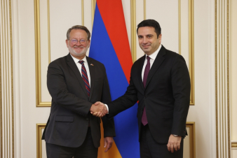 Միացյալ Նահանգները հայ ժողովրդի կողքին են. ԱՄՆ սենատոր Գերի Փիթերսը՝ ՀՀ ԱԺ նախագահին