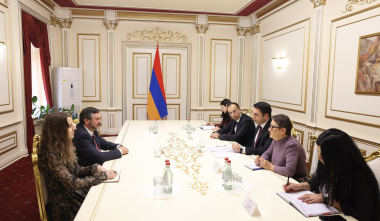 Լիտվայի դեսպանն Ալեն Սիմոնյանին առաջարկել է միջխորհրդարանական քննարկում իրականացնել