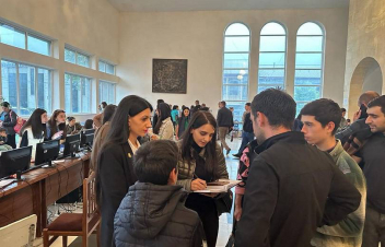 Անահիտ Մանասյանը Գորիսում և Կոռնիձորում հանդիպումներ է անցկացնում Լեռնային Ղարաբաղից բռնի տեղահանված անձանց հետ