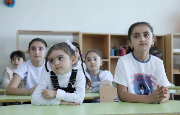 «Պուճուրներն արդեն մեր դպրոցներում են». Ժաննա Անդրեասյանը կոչ է անում սիրել ու ջերմացնել նրանց