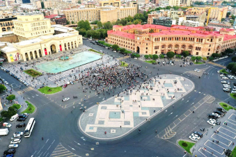 Հանրապետության Հրապարակում հանրահավաքին մասնակցությունը ժամը 18:00-ի դրությամբ. նկարներ