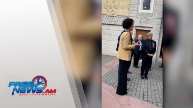 Գնացեք Հայաստան, քվեարկեք. Կանադայում ՀՀ դեսպանը՝ դեսպանատան մուտքը փակած դաշնակներին