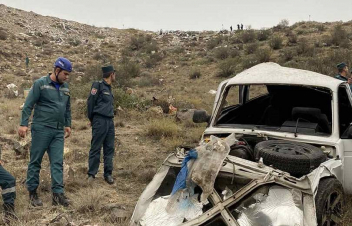 Երևանում մեքենան մոտ 70 մետր ձորն է գլորվել. տուժածները հիվանդանոցում են