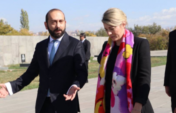 «Հիշում ենք և պահանջում». Մելանի Ժոլիի գրառումը` Ծիծեռնակաբերդ այցից հետո