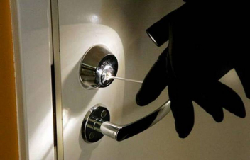 Քաղաքացին դիմել է Քննչական վարչություն և հայտնել բնակարանի թալանի մասին