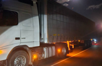 Տաթև-Լծեն ճանապարհի երթևեկելի հատվածում բեռնատար է խափանվել