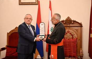 Հունգարիայի նախագահի անունից «Մեծ Խաչ»-ի բարձրագույն շքանշան է հանձնվել Տանն Կիլիկիո պատրիարք Ռաֆայել Պետրոս Մինասյանին