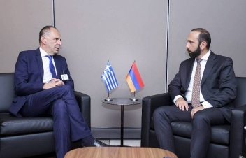 Արարատ Միրզոյանը Հունաստանի արտաքին գործերի նախարարին հրավիրել է Երևան