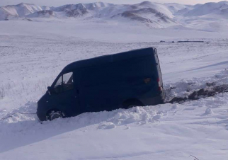 Տաշիր տանող ճանապարհին ավտոմեքենաներ են արգելափակվել ձյան մեջ