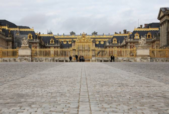 Վերսալի պալատից բոլոր այցելուներին տարհանել են ռումբի տեղադրման մասին ահազանգի պատճառով