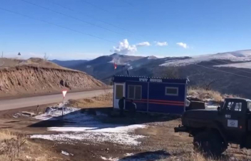 Արգելափակված տրանսպորտային միջոցներին և քաղաքացիներին օգնելու նպատակով իրականացվում են հերթապահություններ և շրջայցեր