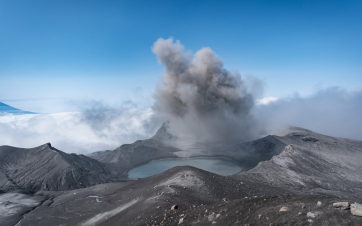 Կուրիլյան կղզիների Էբեկո հրաբուխը 24 ժամվա ընթացքում երկրորդ անգամ մոխիր է արտանետել